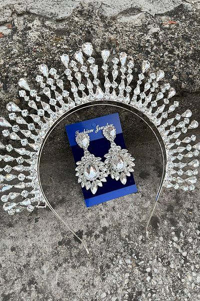 Hobigram Michaelle Silver Bridal Henna Crown Special Occasion Accessory Women's Crown and Wide Shuttle Earrings Set