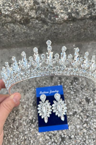 Hobigram Ivanna Silver Bridal Henna Crown Special Occasion Accessory Women's Crown and Thin Shuttle Earring Set