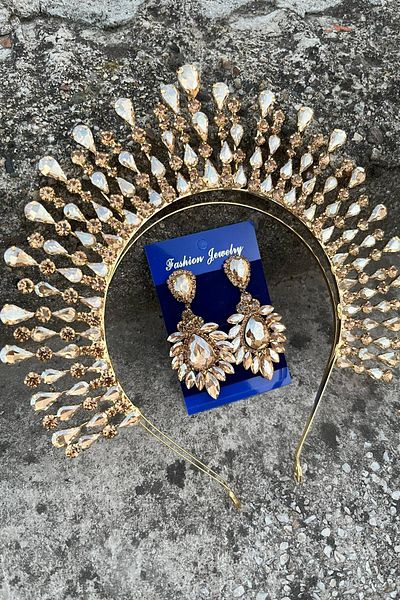 Hobigram Michaelle Gold Bridal Henna Crown Special Occasion Accessory Women's Crown and Wide Shuttle Earrings Set