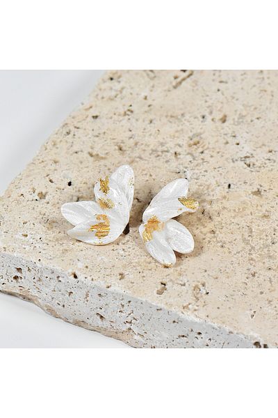NARRU NARRU earrings, handmade, butterfly-shaped, pearl white and gold, Sierra 03