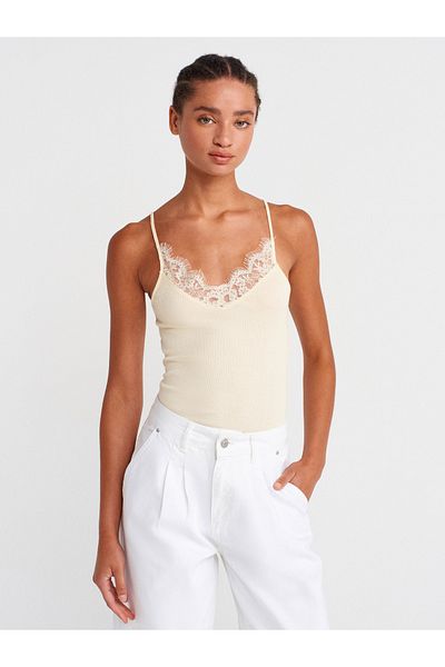 Dilvin 21125 Lace Stripe Strap Top-Light Yellow