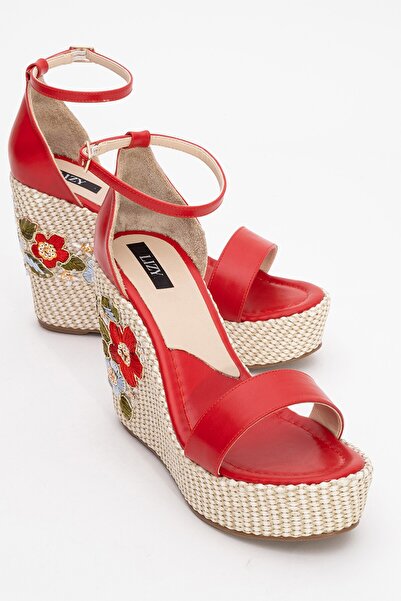 Lizy Shoes Κόκκινα γυναικεία σανδάλια με κέντημα και λεπτομέρειες, με τακούνι...