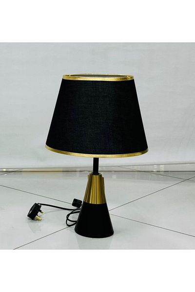 DEC10 Distinctive lamp with a modern design