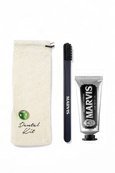 Marvis Amarelli Licorice Toothpaste 25 ml + Medium Hard Black Toothbrush Dental Kit