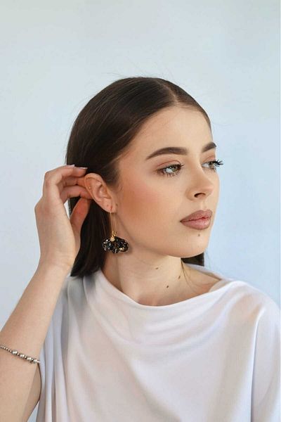 NARRU NARRU handmade earrings, flower-shaped, black and gold, Milena 19