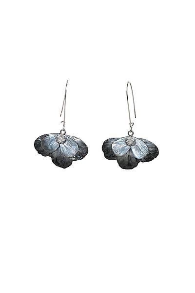 NARRU NARRU handmade earrings, flower-shaped, black and silver, Milena 08