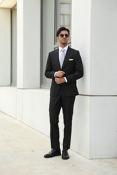 AEK FIORE Men's Black Striped Suit