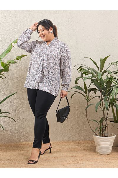 Sassafras By Styli بنطلون جينز ضيق بسحاب جانبي وخصر مرتفع مقاس كبير