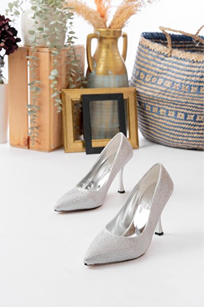 Egepass Işıltılı Taş Detaylı İnce Topuklu Stiletto