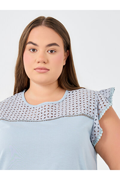 Styli Plus Size Schiffli Yoke Flat Pompom Detail Nightdress