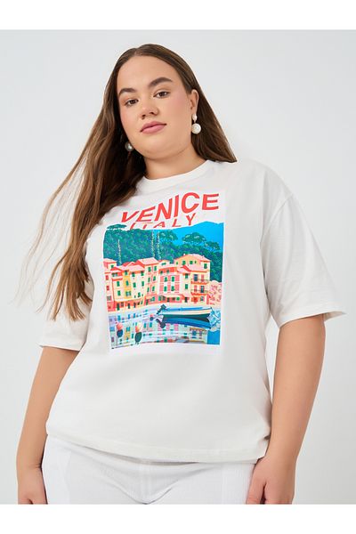 Styli Plus Size Venice Italy Graphic Print Short Sleeve T-Shirt