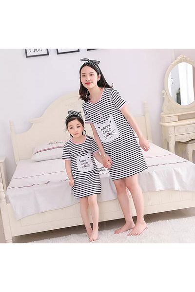 zzz sleep good sleeping !!! Girls' nightgown in black and white stripes