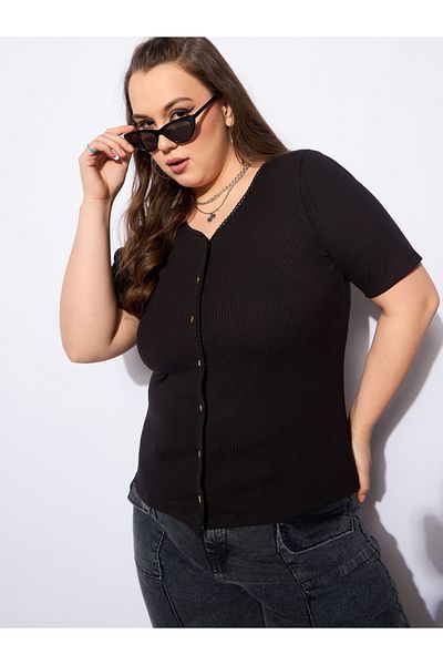 Sassafras By Styli Plus Size V-Neck Buttoned Short Sleeve Top