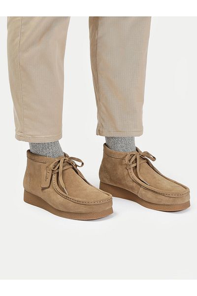 CLARKS Men's Boots brown CLARKS-WALLABEEEVO BT DARK SAND SUEDE 26172824