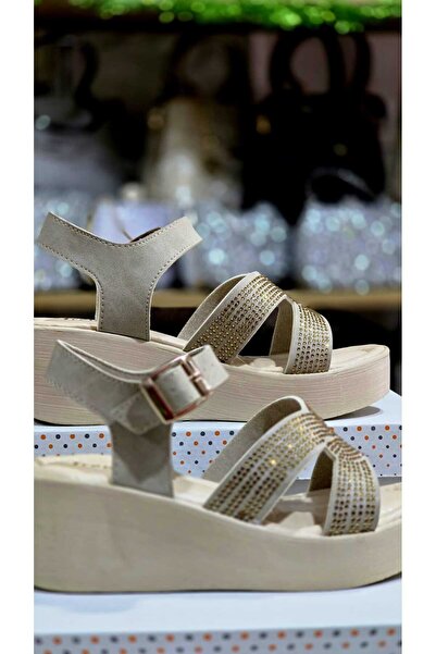 Shoes'n Women's Double Strap Adjustable Belt Detailed Sandals