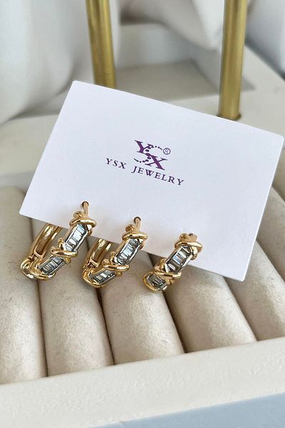 TAKIŞTIR مجموعة أقراط YSX VIP مكونة من 3 قطع باللونين الفضي والذهبي مع تفاصيل حجرية