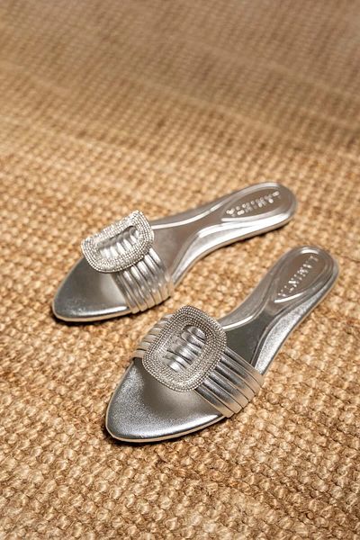 LamintaGlobal Hola Silver Stone Detailed Flat Women's Slippers