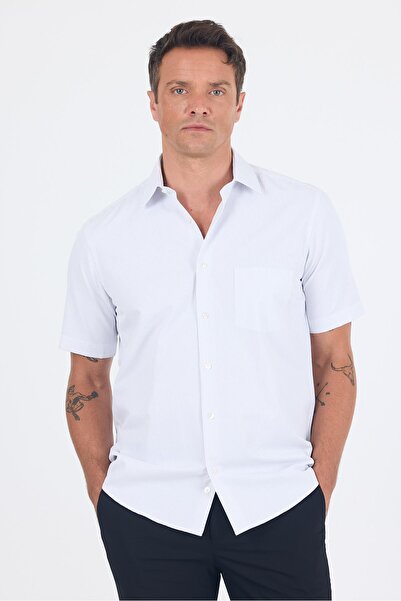 İmza Λευκό πουκάμισο με σκληρό γιακά, κοντό μανίκι, τσέπες και άνετη εφαρμογή...