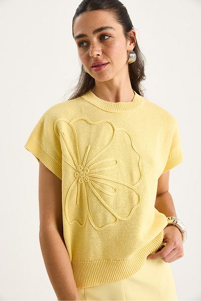 Bianco Lucci Women's Three-Dimensional Flower Embroidered Loose Sweater 20258013