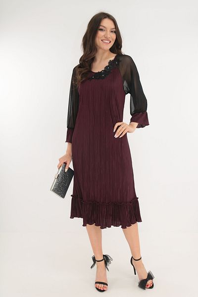 Vanessa Line RO Elegant dark blue dress with embroidery at the neckline