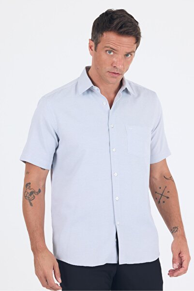 İmza Μαύρο πουκάμισο με σκληρό γιακά, κοντό μανίκι, τσέπες και άνετη εφαρμογή...