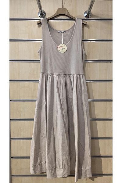 Park Moda Ιταλικό φόρεμα με μηδενικό μανίκι με γαρνιτούρα με απλό σχέδιο