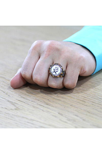 Tesbihane Sekizgen Zülfikar Süslemeli Kenarları Selçuklu Deseni Arapça Ali Yazılı 925 Ayar Gümüş Erkek Yüzük