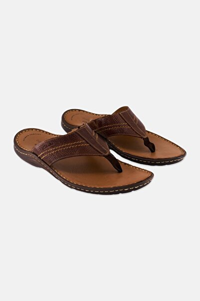 CLARKS صندل رجالي قياسي سهل الارتداء من ريمبو بوست، بني