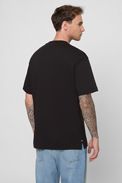 HUGO Men's Comfortable Fit Zipper Pocket Detailed Interlock Cotton Round Neck Short Sleeve Black T-Shirt 50