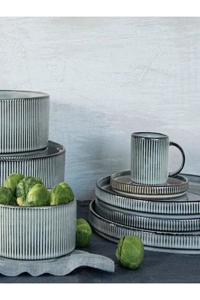 Easy Life Collection's Domus Glossy Glaze Coated Ceramic Bowl