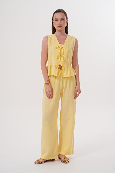 LEVURE Ön Bağlamalı Kolsuz Bluz SARI