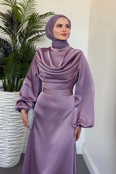 MERVEN AKYÜZ Βραδινό φόρεμα Oriana Degaje με γιακά λιλά