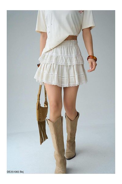 Coral Lace Shorts Skirt Ecru