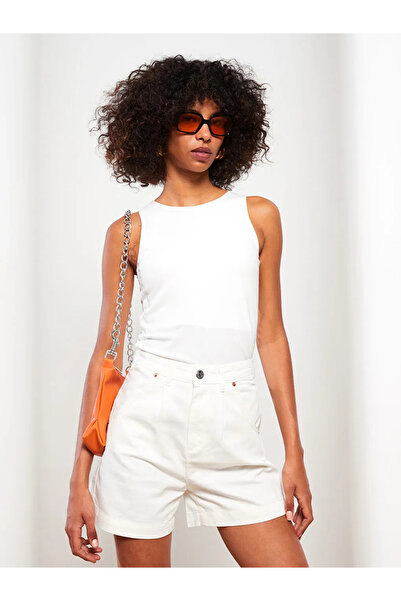 LC Waikiki LCW Vision Beyaz Standart Fit Düz Cep Detaylı Kadın Jean Şort