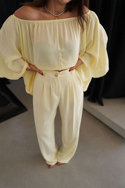 Özge Özgenç Gold Button Pleated Classic Trousers