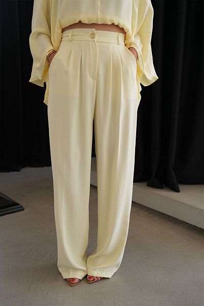 Özge Özgenç Gold Button Pleated Classic Trousers