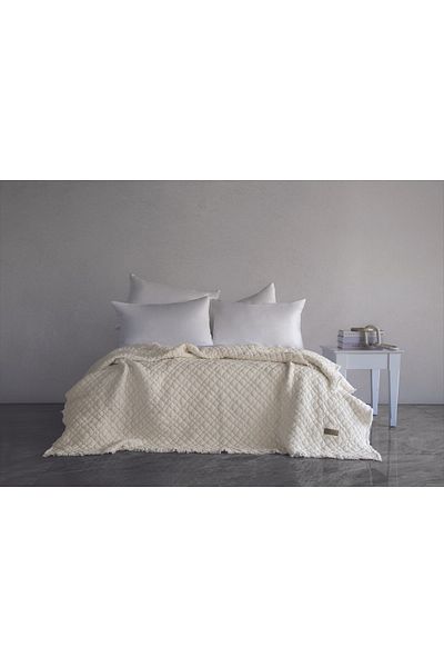 Dantela Cedric Polyester Filled Washable Bedspread - Cream