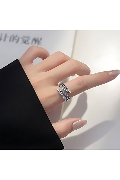 Kaan Accessoire Wing Design Steel Earrings