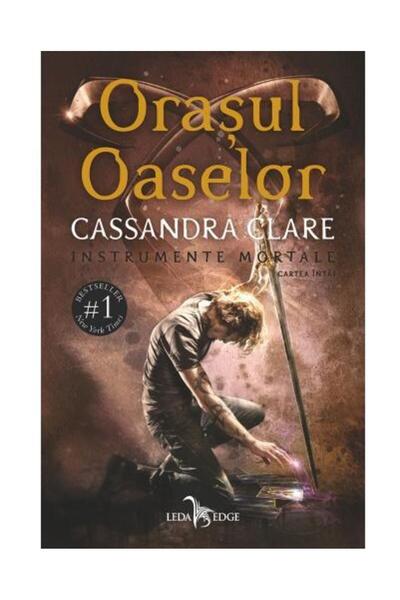 Editura Leda Edge Orasul Oaselor. Volumul 1 din seria Instrumente Mo