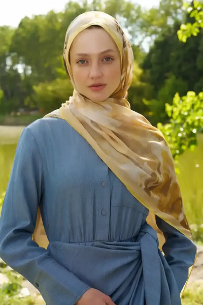 Madame Polo شال بريستيج كارمن موديل - أصفر