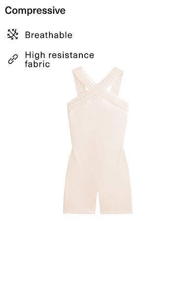 Oysho جمبسوت قصير بقصّة ضاغطة