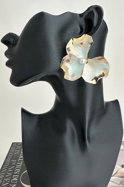 Modex Pearl Detail White Light Flower Earrings (5cm)
