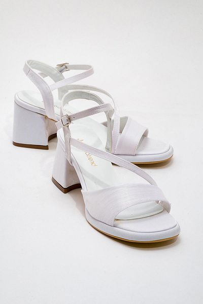 CCWAY AYAKKABI Women's Cross Strap Heeled Sandals White Satin