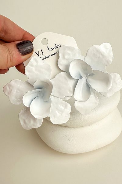 Modex Vintage Exaggerated White Metal Big Flower Earrings (7cm)