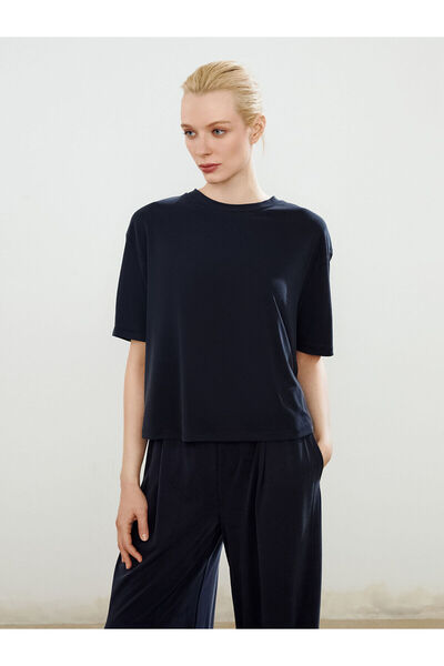 LC Waikiki تي شيرت نسائي من Izr New Season برقبة دائرية ومزيج من الألياف