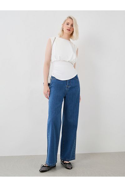 Styli Solid Sleeveless Round Neck Top
