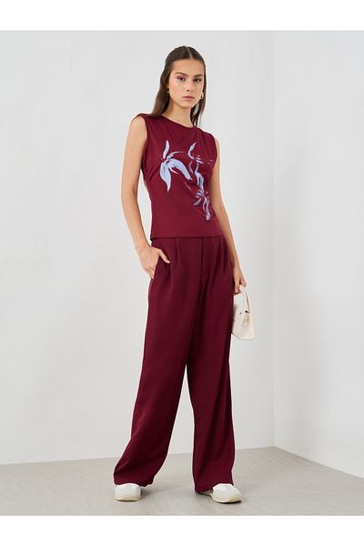 Styli Floral Print Round Neck Sleeveless Top