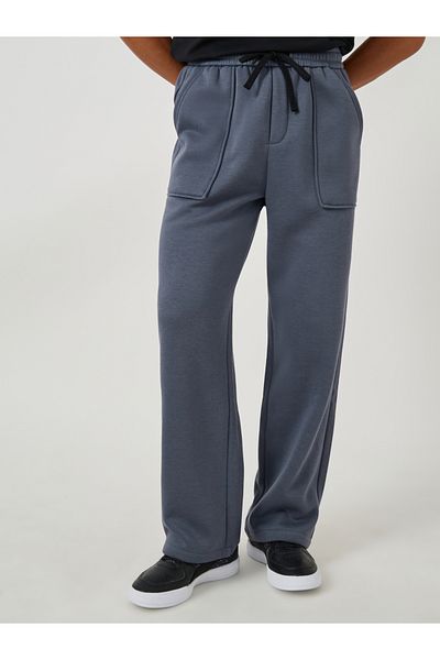 Styli Panel Pocket Detail Oversized Open Hem Joggers