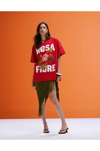 The Champ Clothing Women's White Oversize Rosa Fiore Written Rose Patterned Summer T-Shirt