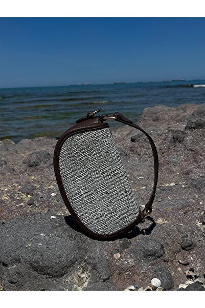 nura Καφέ γυναικεία τσάντα χεριού και ώμου μοντέλου Half Moon